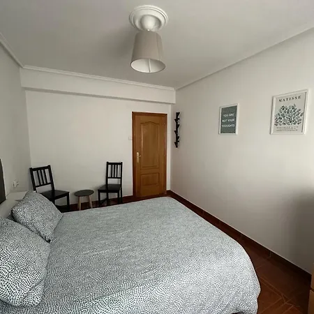 Amplio Piso A 2 Min De La Playa Santa Marina Apartamento *