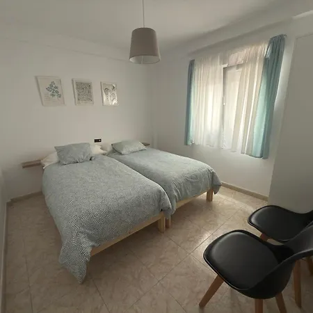 Amplio Piso A 2 Min De La Playa Santa Marina 公寓 *